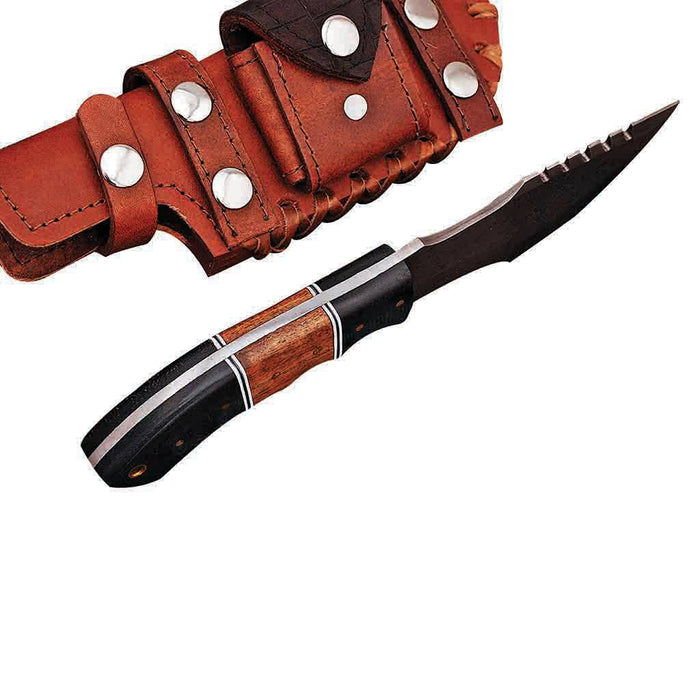 Full tang hunting knife