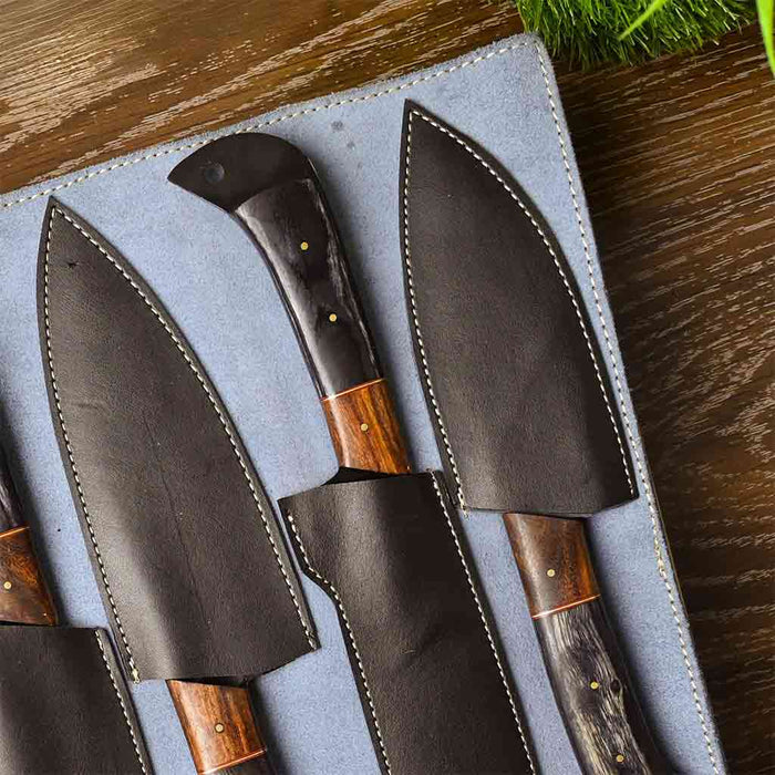 Knives with Leather Sheath 