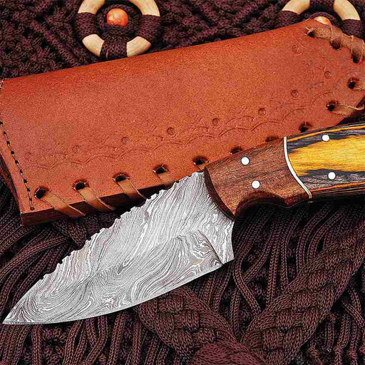 Skinner Knife with Leather Sheath